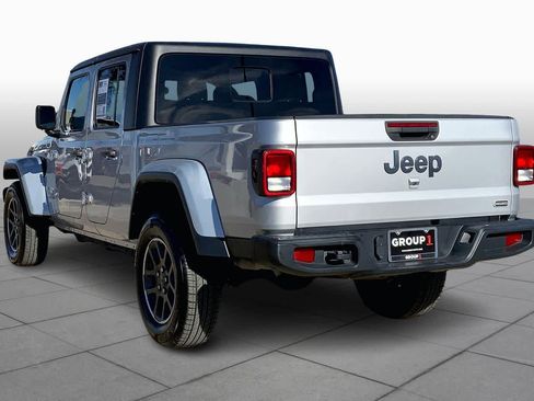 Used 2023 Jeep Gladiator Overland image 11