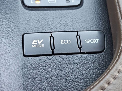 Used 2014 Toyota Avalon Limited w/ Technology Package FWD image 11