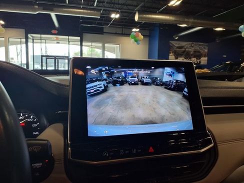 Used 2022 Jeep Compass Limited image 26