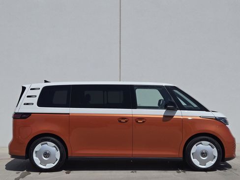 New 2025 Volkswagen ID. Buzz 1st Edition image 3