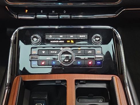 Used 2019 Lincoln Navigator Reserve image 29