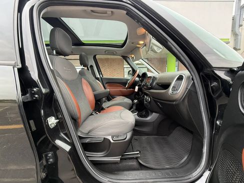 Used 2014 FIAT 500L Trekking w/ Popular Equipment Group image 23