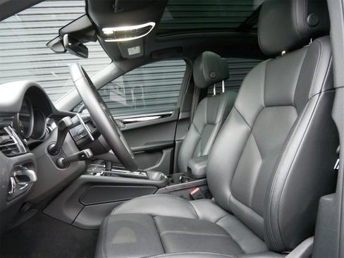 Used 2024 Porsche Macan image 7