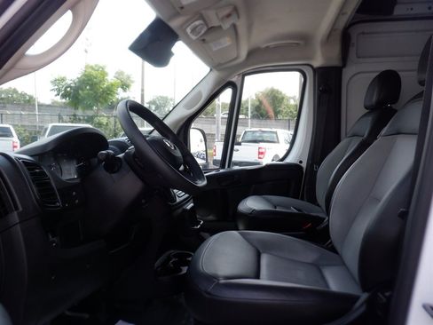 Used 2025 RAM ProMaster 3500 w/ Convenience Group FWD image 12