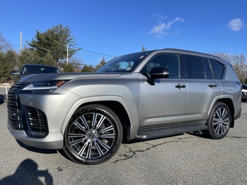 Used 2024 Lexus LX 600 4WD w/ Luxury Package image 37