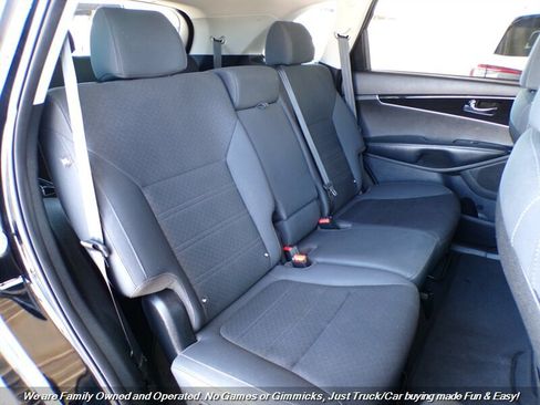 Used 2019 Kia Sorento L FWD image 23