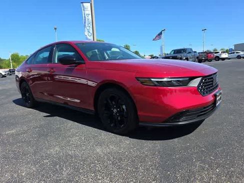 Certified 2025 Honda Accord SE image 5