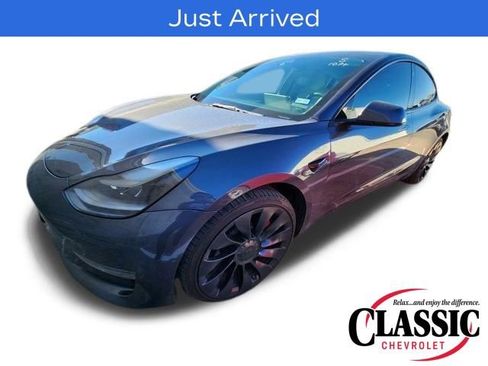 Used 2022 Tesla Model 3 Performance image 2