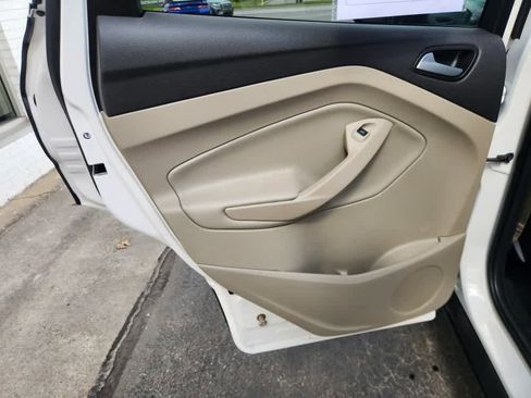 Used 2018 Ford Escape SEL image 16