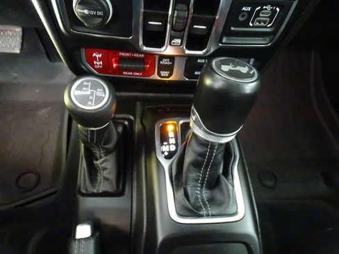 Certified 2024 Jeep Wrangler Unlimited Rubicon image 11