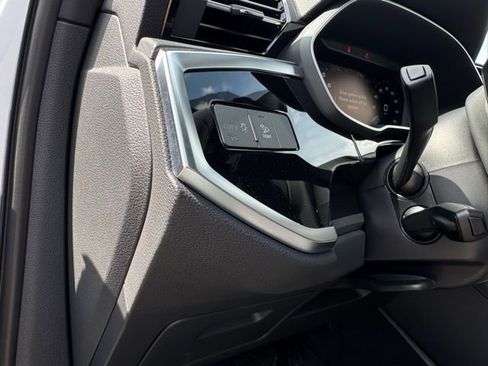 Certified 2025 Audi Q3 2.0T Premium image 20