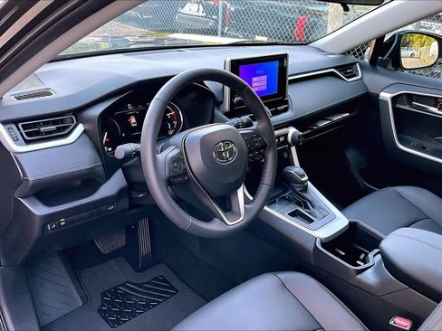 Used 2025 Toyota RAV4 XLE Premium FWD image 18