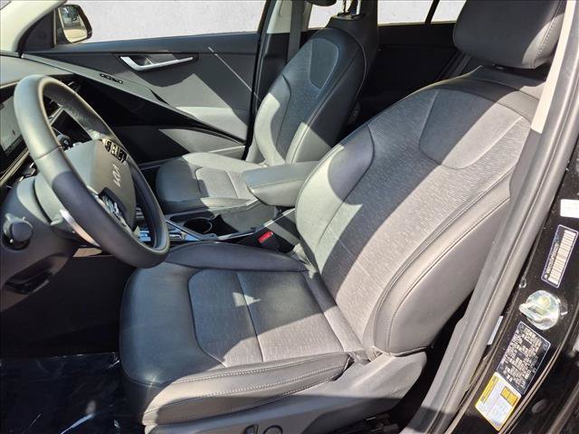 Used 2023 Kia Niro SX Touring FWD image 17