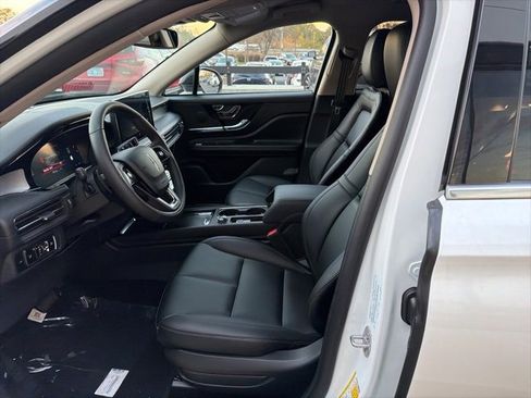 New 2026 Lincoln Corsair Premiere image 8