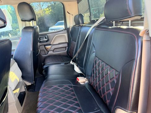 Used 2015 Chevrolet Silverado 2500 LT w/ LT Convenience Package image 10