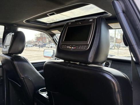 Used 2016 Ford Expedition EL Platinum image 29