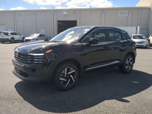 New 2026 Nissan Kicks SV image 8