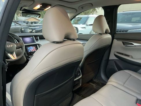 Certified 2024 INFINITI QX50 Luxe image 28