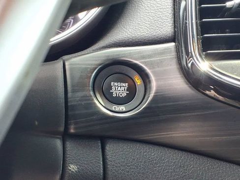 Used 2021 Jeep Grand Cherokee Laredo X AWD/4WD image 17