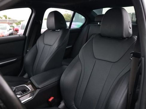 Used 2020 BMW 330i Sedan w/ M Sport Package RWD image 9