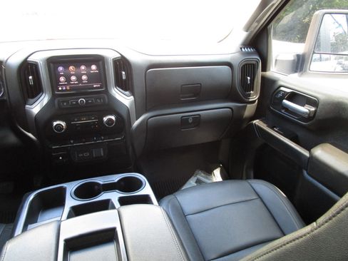 Used 2021 GMC Sierra 2500 4x4 Crew Cab w/ 1SA Safety Confidence Package image 10