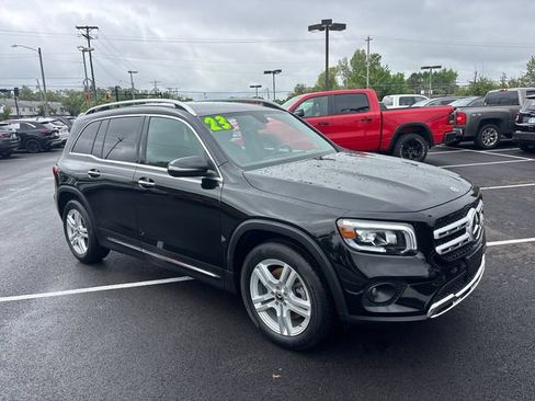 Used 2023 Mercedes-Benz GLB 250 4MATIC image 2