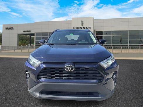 Used 2022 Toyota RAV4 XLE Premium image 8