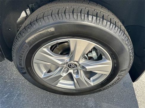 Certified 2024 Toyota RAV4 XLE image 25