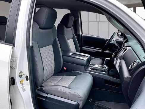 Used 2015 Toyota Tundra SR5 image 7