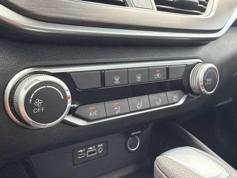 Used 2024 Nissan Altima 2.5 SV FWD image 30