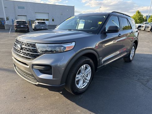 Certified 2022 Ford Explorer XLT w/ Class IV Trailer Tow Package AWD/4WD image 2