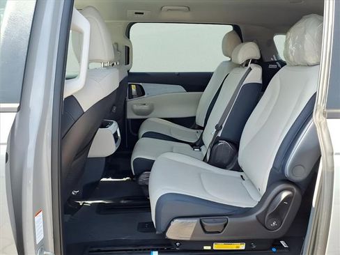 New 2026 Kia Carnival EX FWD image 26