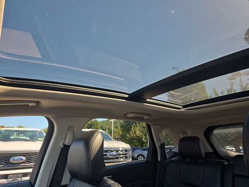 Used 2019 Ford Edge Titanium w/ Equipment Group 301A AWD/4WD image 29