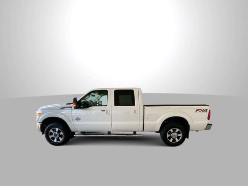 Used 2016 Ford F250 Lariat w/ Lariat Interior Package image 5