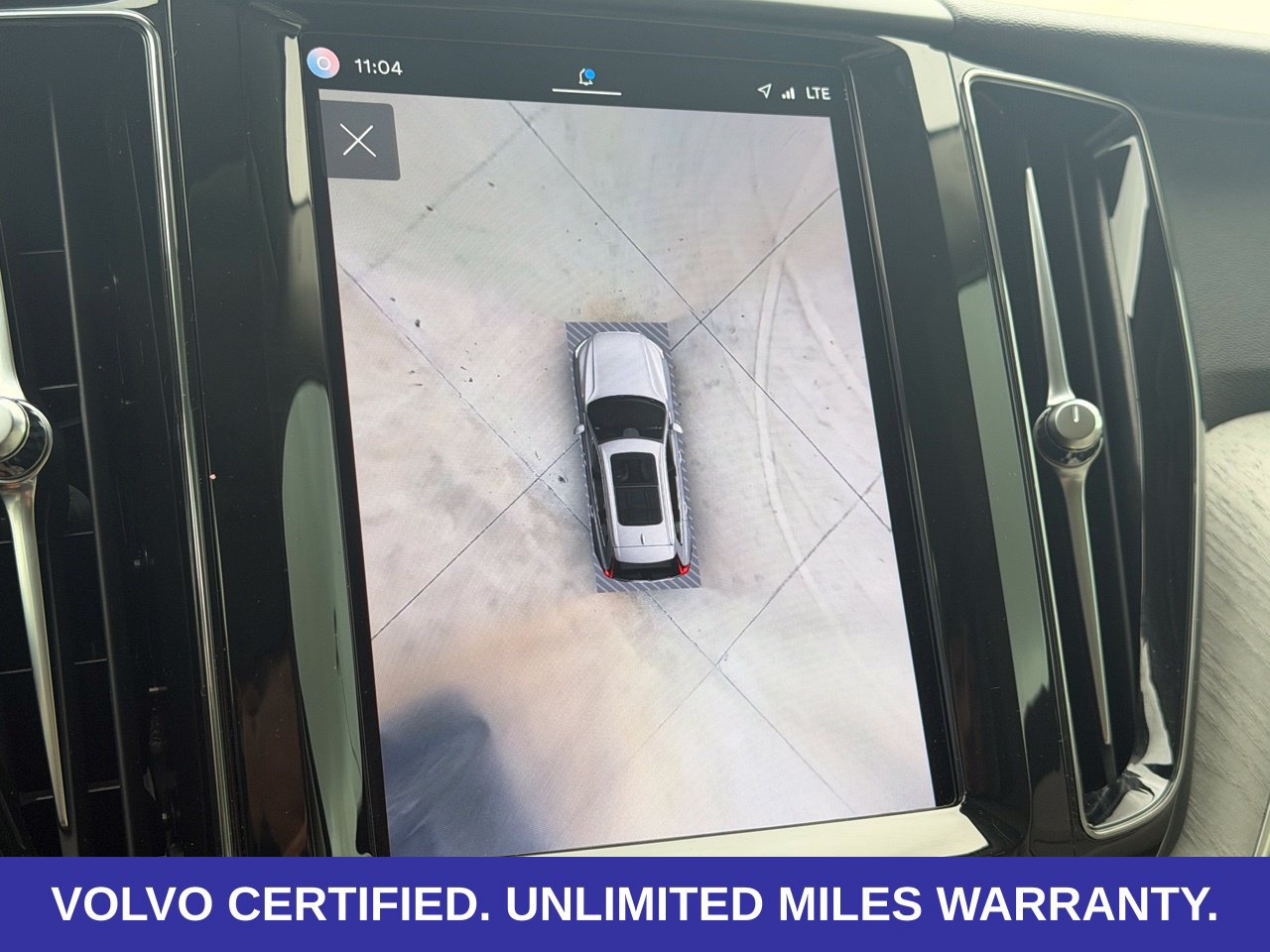 Certified 2024 Volvo XC60 B5 Plus w/ Protection Package Premier AWD/4WD image 23