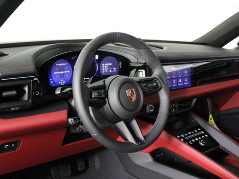 New 2026 Porsche Macan 4 Electric image 4