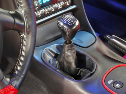 Used 2002 Chevrolet Corvette Z06 w/ Memory Pkg image 4