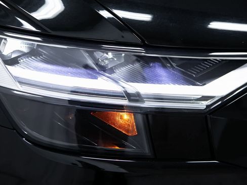 Used 2022 Audi Q8 Premium Plus image 28