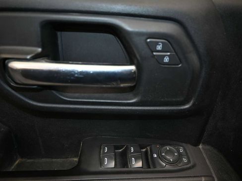 Used 2022 Chevrolet Silverado 1500 Custom AWD/4WD image 17