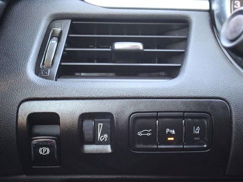 Used 2015 Chevrolet Impala LT w/ Convenience Package image 25