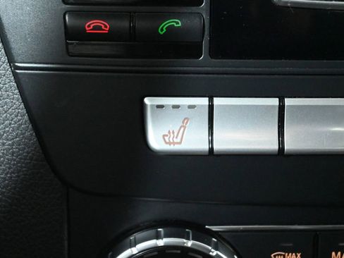 Used 2013 Mercedes-Benz C 300 4MATIC Sedan image 24