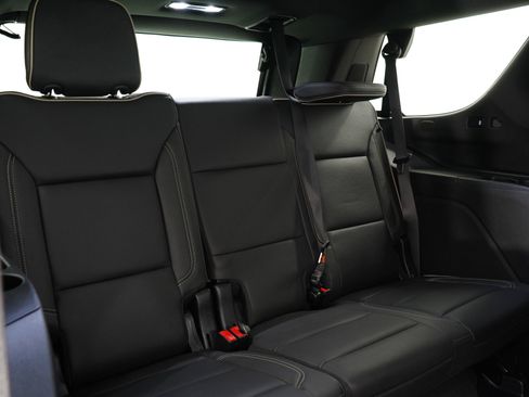 Used 2024 GMC Yukon SLT w/ SLT Luxury Package AWD/4WD image 15