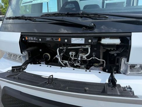 Used 2024 Chevrolet Brightdrop 400 w/ Commercial Equipment Package AWD/4WD image 25