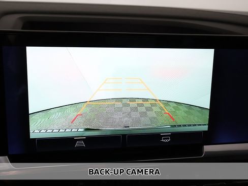 Used 2024 Chevrolet Silverado 1500 LT image 3