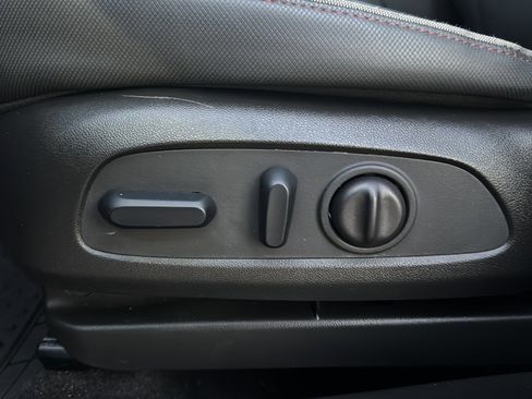 Used 2023 Chevrolet TrailBlazer RS w/ Sun and Liftgate Package image 13