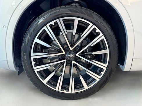 New 2025 Maserati Grecale Modena image 42