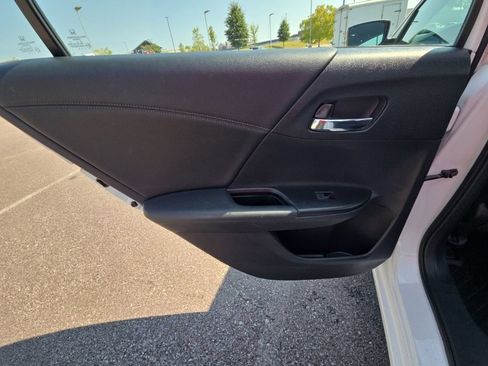 Used 2014 Honda Accord Sport image 11