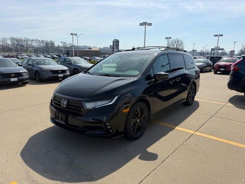 Used 2023 Honda Odyssey Sport image 7