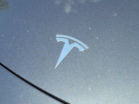 Used 2024 Tesla Model Y 2WD image 5