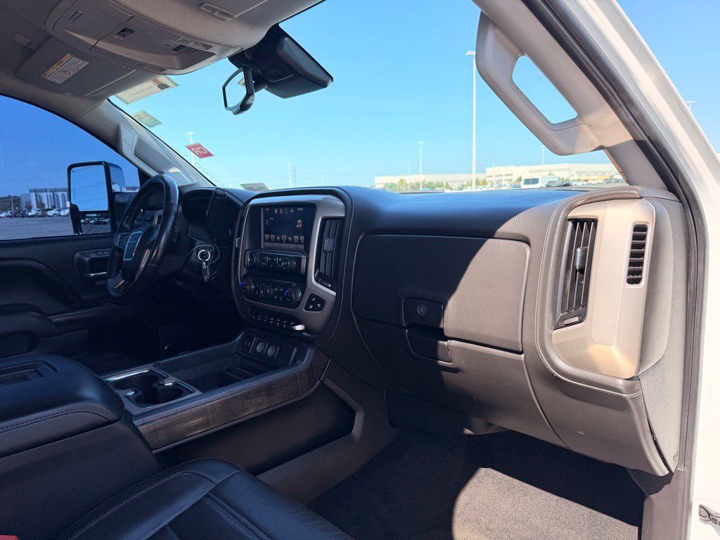 Used 2016 GMC Sierra 3500 Denali w/ Duramax Plus Package AWD/4WD image 10